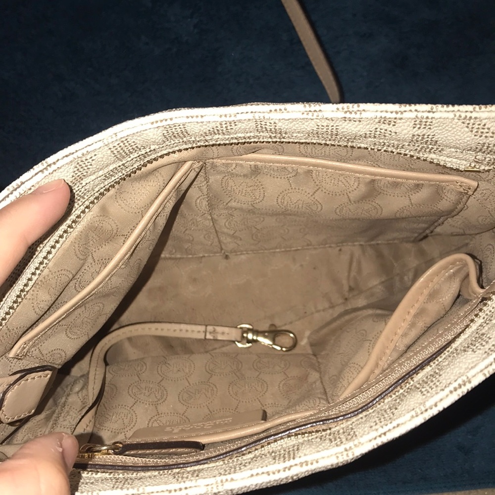 Michael Kors Purse - Picture 3 of 4
